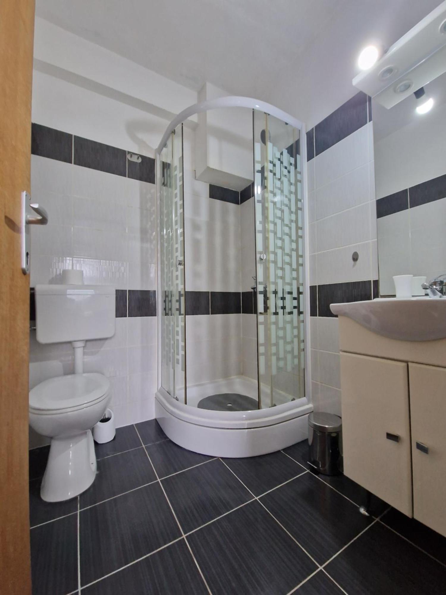 Ensuite Stay Rooms Split Bagian luar foto